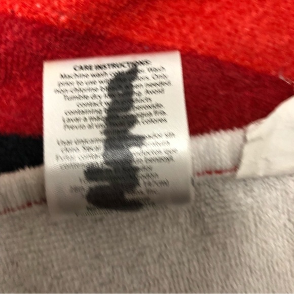 Disney Mickey Mouse Beach Towel Vintage Y2K Walt Disney World Swim Red Black - Picture 4 of 5